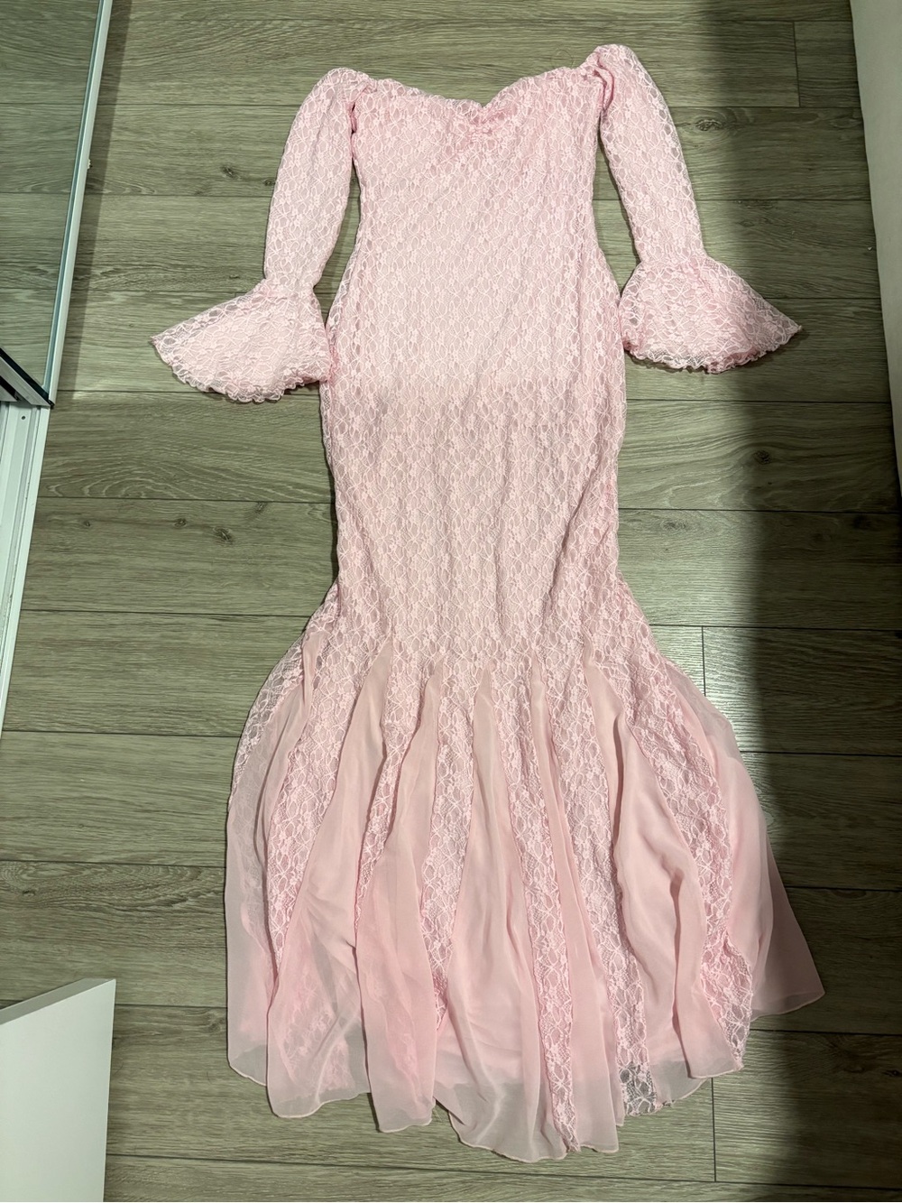 Oh Polly Verena Off-Shoulder Ruffle Lace Maxi Dress in Soft Pink - Picture 6 of 11